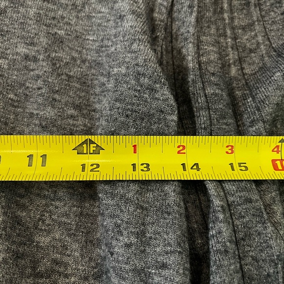 Grey loft sweater medium - Picture 5 of 6
